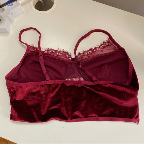 Maroon Love, Mar Brallette - Picture 2 of 2